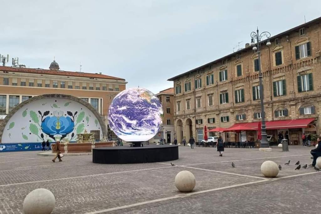 Il Nido Di Silvia A Due Passi Dal Teatro Rossini Apartment Pesaro Exterior photo